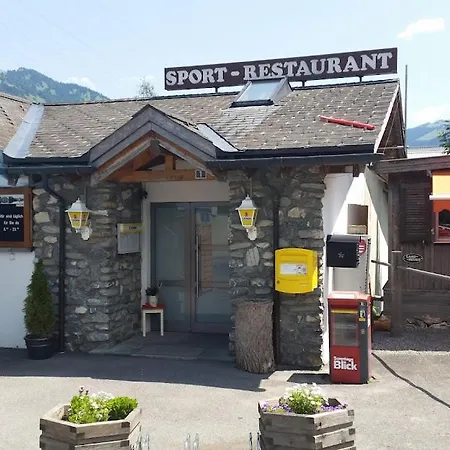 Nyaraló Tiny House Neben Skipiste