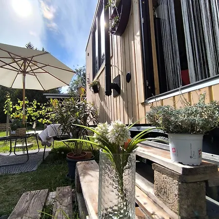 Tiny House Praettigau Gr بيت للعطل