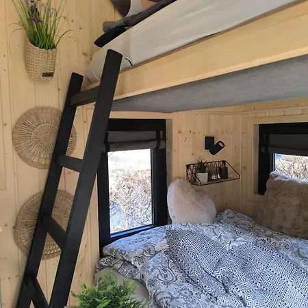 Nyaraló Tiny House Neben Skipiste